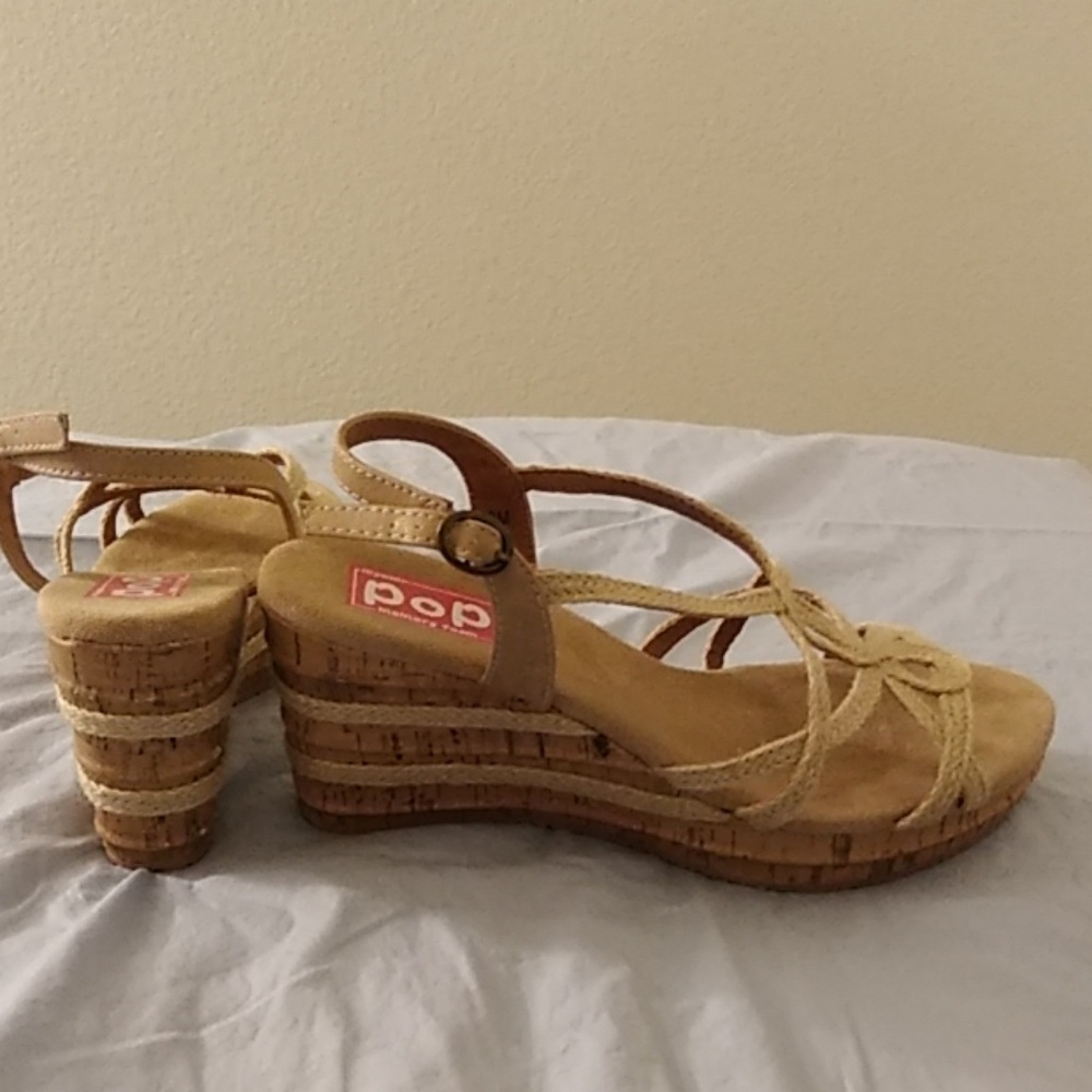 POP MEMORY FOAM BIEGE WEDGE HEELS